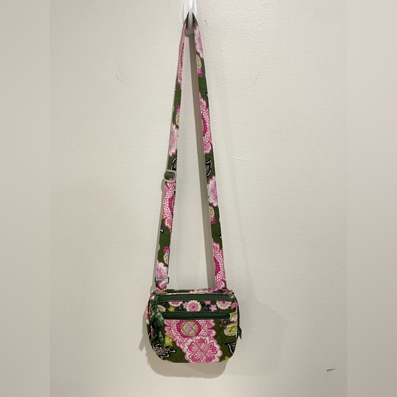VERA BRADLEY - Little Flap Hipster Crossbody Purse - Olivia Pink & Green - NWOT - Picture 3 of 13